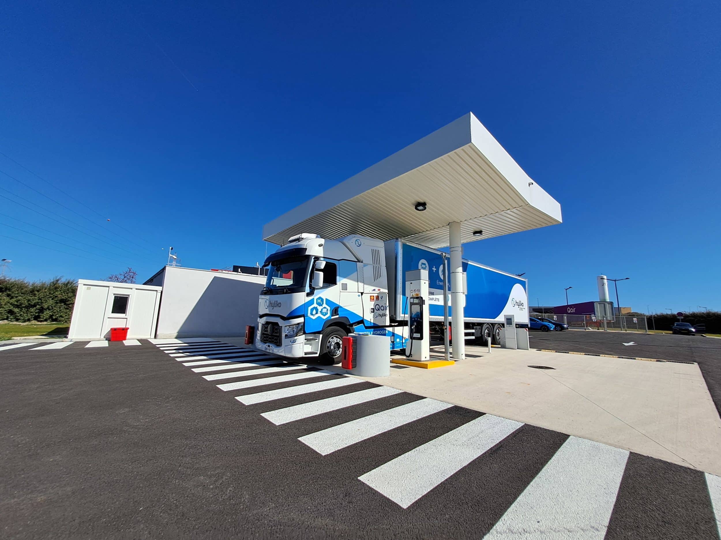 Photo prise durant les tests sur la station hydrogène de Béziers avec le camion de Hyliko.