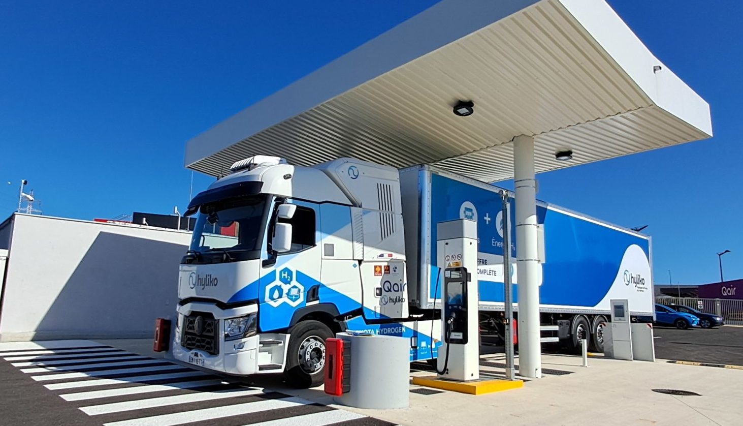 Photo prise durant les tests sur la station hydrogène de Béziers avec le camion de Hyliko.